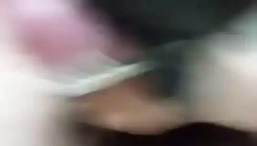 Batendo uma punhetinha de Havaianas e meias