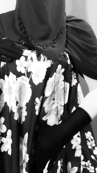 Detik menjatuhkan rahang dari "Suri rumah Muslim yang cantik bertudung berkongkek dengan jiran - dengan audio bangla yang jelas"