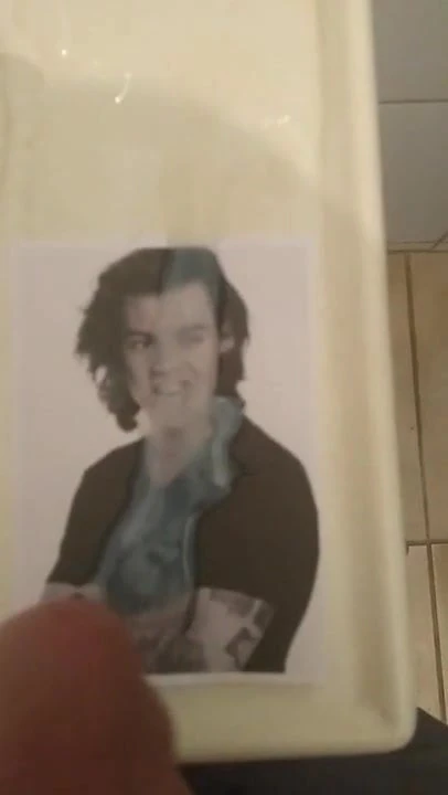 Harry Styles cum tribute