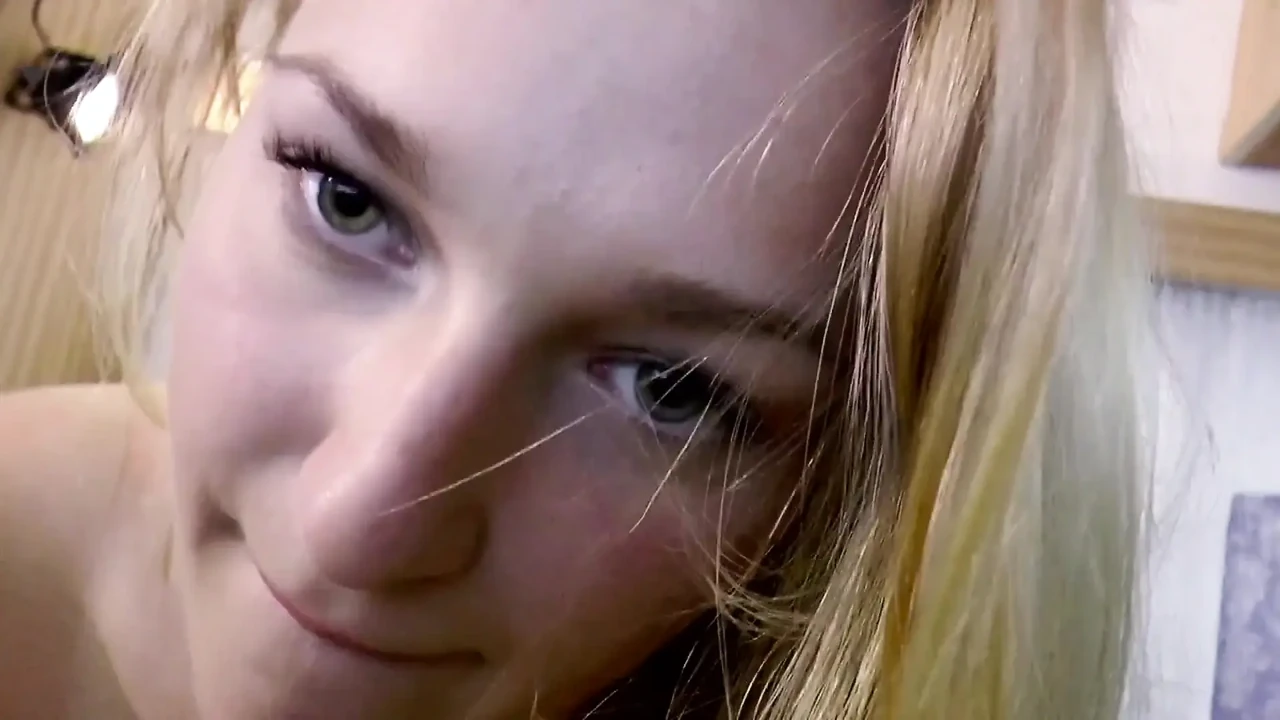 Sex in a Car for the Big Ass Blonde and Cum in Mouth