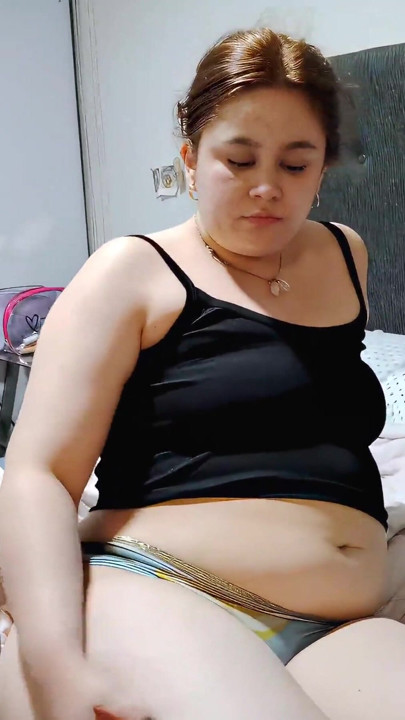 Nicole's Soft Belly and Fat Booty Reveal & Tease | Clip 1