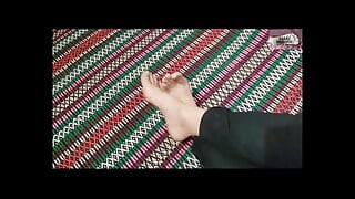 Robinja pere noge svom vlasniku 1