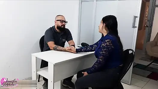 My stepdaughter loses notes and I make a deal with the director to fuck him in exchange for giving him new notes - Porno en Español