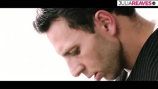 Dengan cerita sensualnya, dia menggodaku untuk ngentot habis-habisan