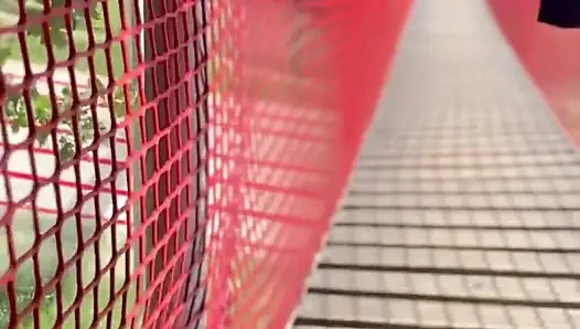 Telanjang sedang berjalan-jalan