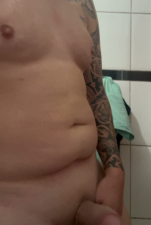 Young looking for hot women