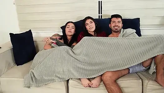 Kız Arkadaşımın Baldızımla Yatacak Olmasından Faydalanıyoruz