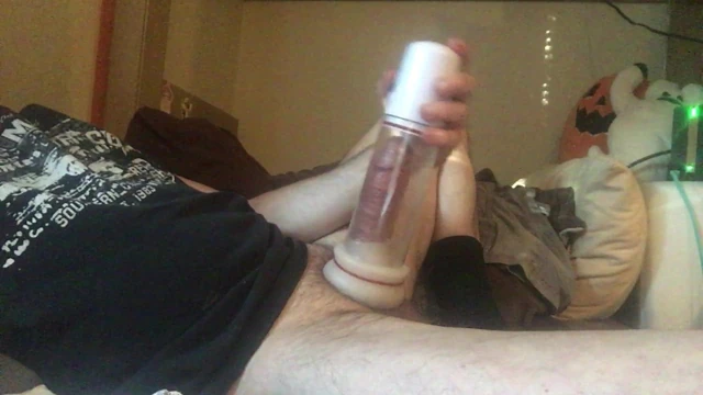 Battery powered penis pump