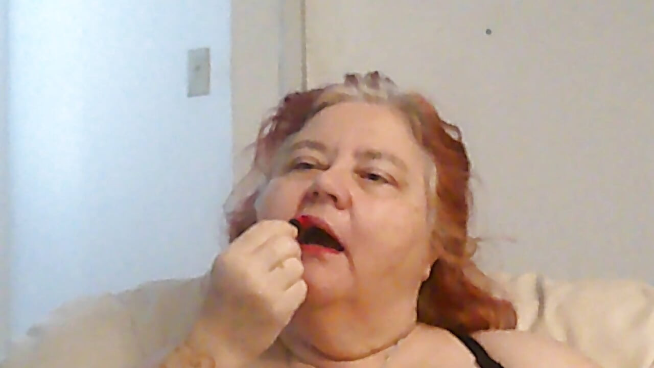 Mini Lipstic Chat Dressed