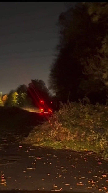 在外面为卡车司机裸体和赤脚手淫，差点抓住了我的承包商 |剪辑 2