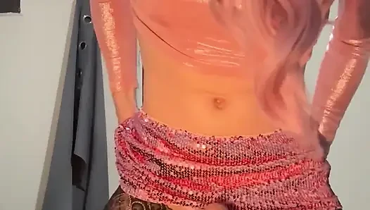 Jess Silk dildoya biniyor