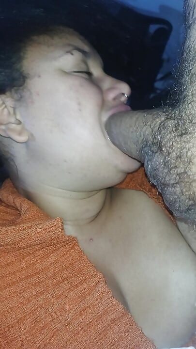 وجهة نظر أفضل مص وأكثر سخونة ورطوبة لهذه العاهرة