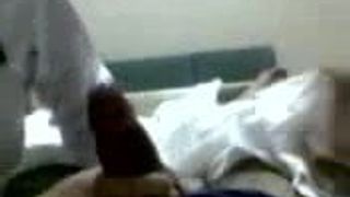 Arabische Krankenschwester lutscht Schwanz