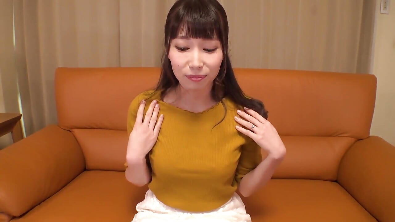 유부녀 2구멍 노출 도발 절정 자위_상