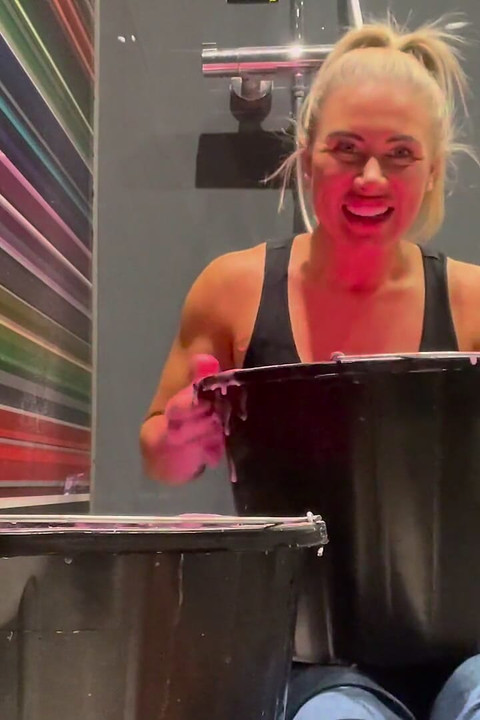 Callie โดนสีชมพูขย่ม