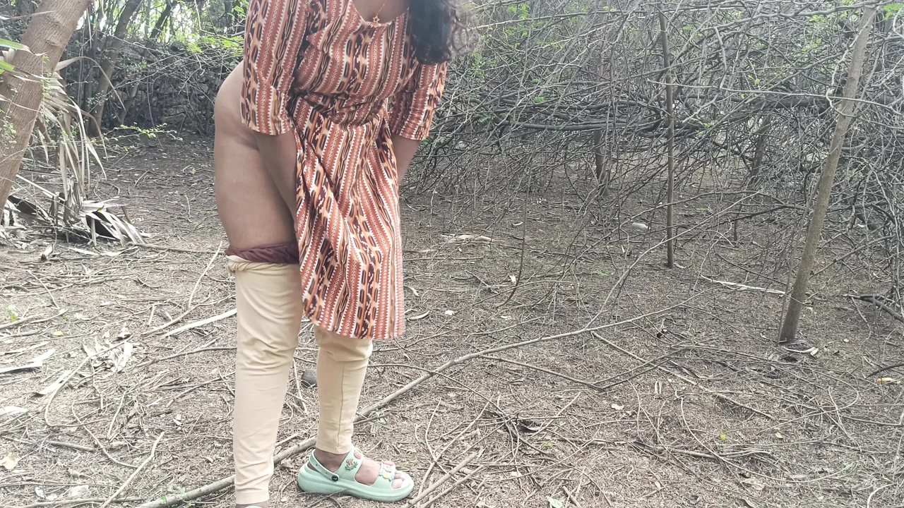 College student Outdoor doggy fuck