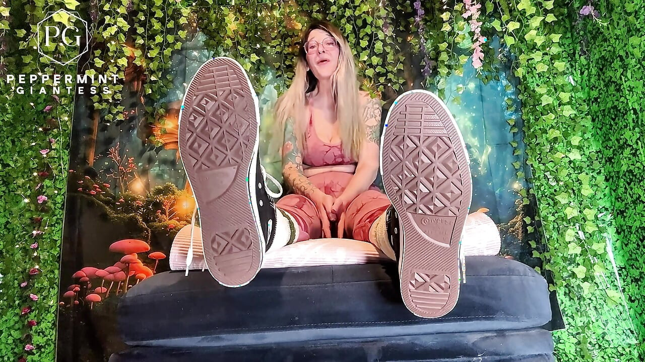 67 Mean Amazon Stepmommy After Yoga Size 16 Foot Domination - Sweaty Shoes & Socks Removal