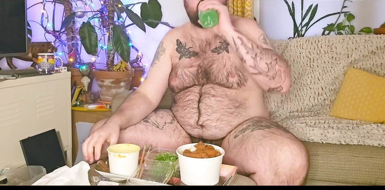 Stepdaddy Stuffs His Face with a Takeaway and Enjoys It so Much He Wanks with the Sauces!