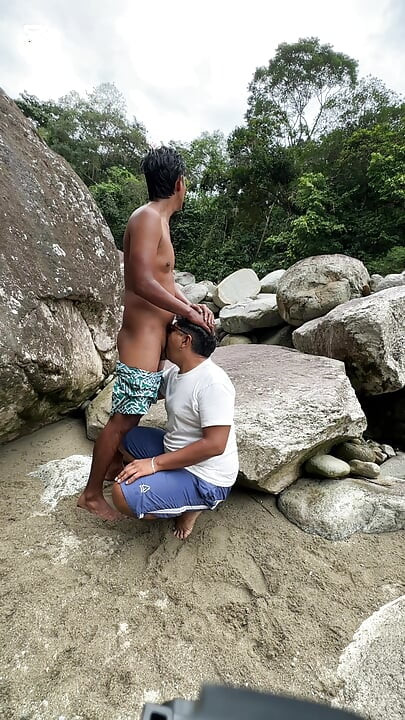 Sialan Dengan Pria Gemuk Di Sungai