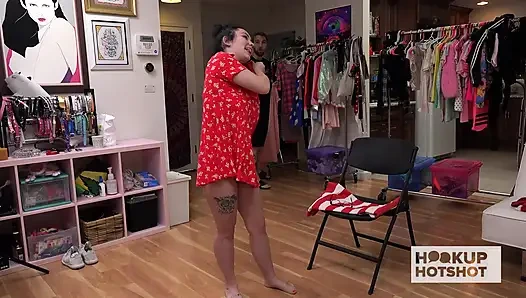 BTS - die brünette lena lux liebt es, von bryan gozzling gefickt zu werden!