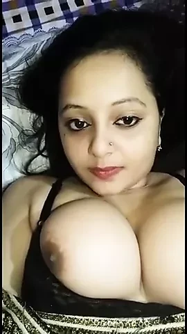 Desi Bib boobs aunty