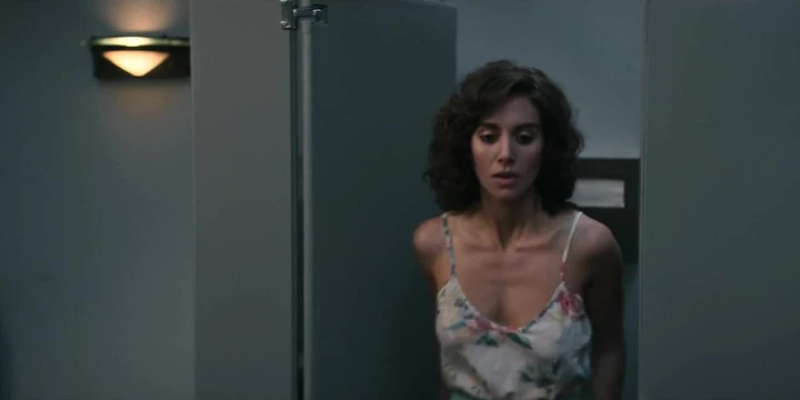 Alison Brie - GLOW s1e01 00