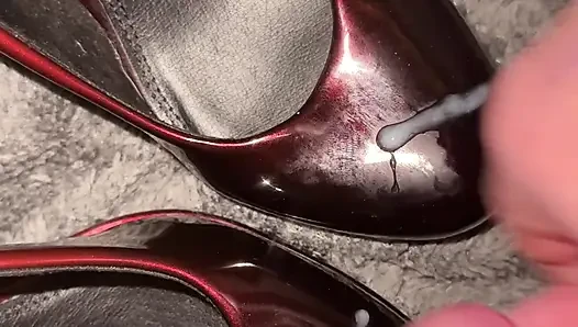 Cumming on heels