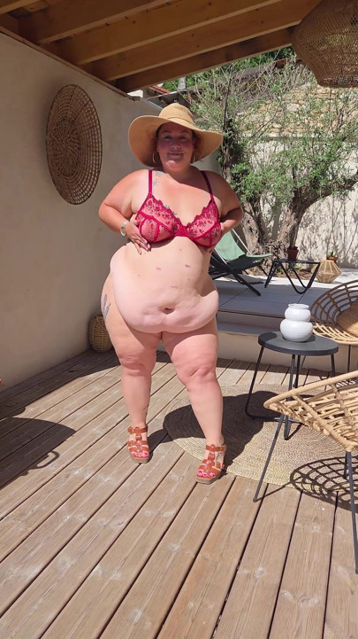 I Show Myself Naked Outside Next to the Pool