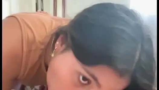 Tiefer blowjob, reiche frau isst einen schwanz