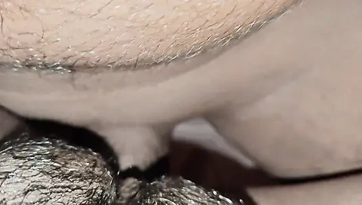 Erkek arkadaşımla sikişirken bekaretimi kaybettim