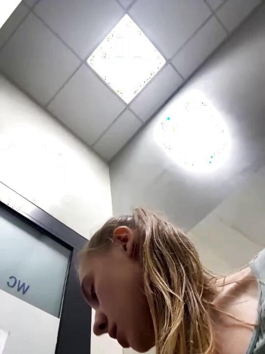 Extreme gym masturbating and sucking the boobs jucielussie