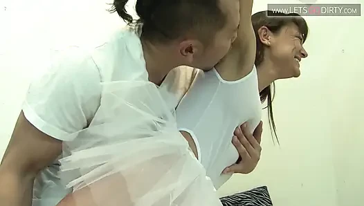 Азиатский член уничтожил мою киску