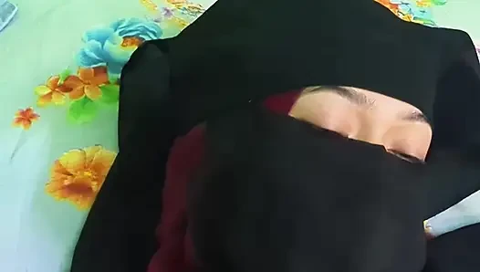 Sadiya ngentot sama guru rumah tangganya