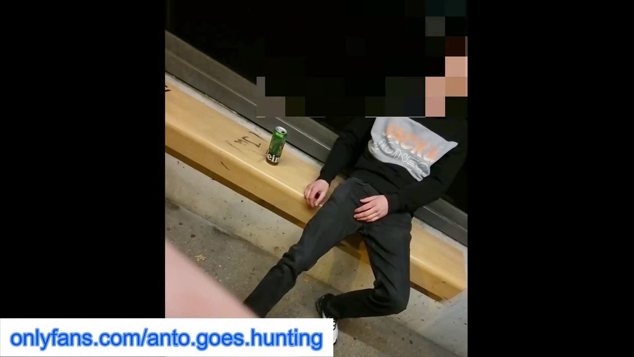 被浪费的异性恋男人被勾引