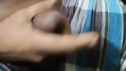 Bir porno videosu izliyordum ve havaya boşalmaya başladım. Dölle bitir.