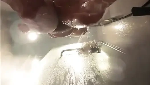 Webcam di bawah saudara tiri mandi. Memek be basah setelah ngentot sama pacarnya