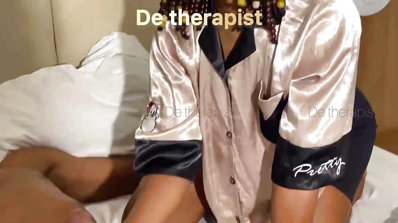Bunda Preta Ambiciosa Levando Pica Preta no Cu e Creampie Apertado do Pato