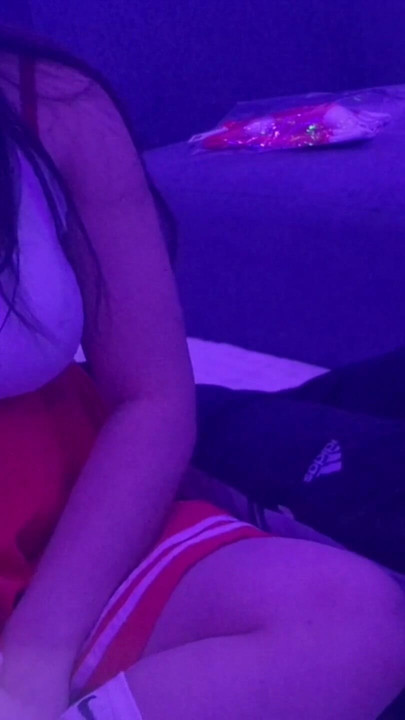 אחות חורגת דסי מגשימה את רצונותיה עם אלישה ודמיסינס | קליפ 1