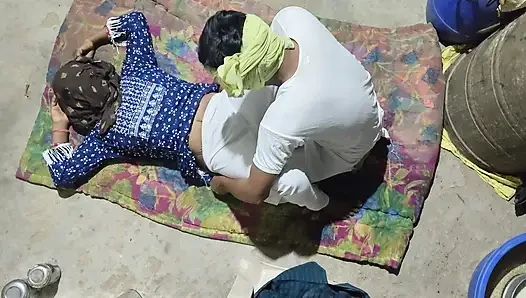 Hintli bir köyden Pencap elbisesi içinde ateşli seksi sevimli kız