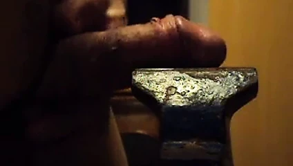 horoz dayak üzerinde mengene