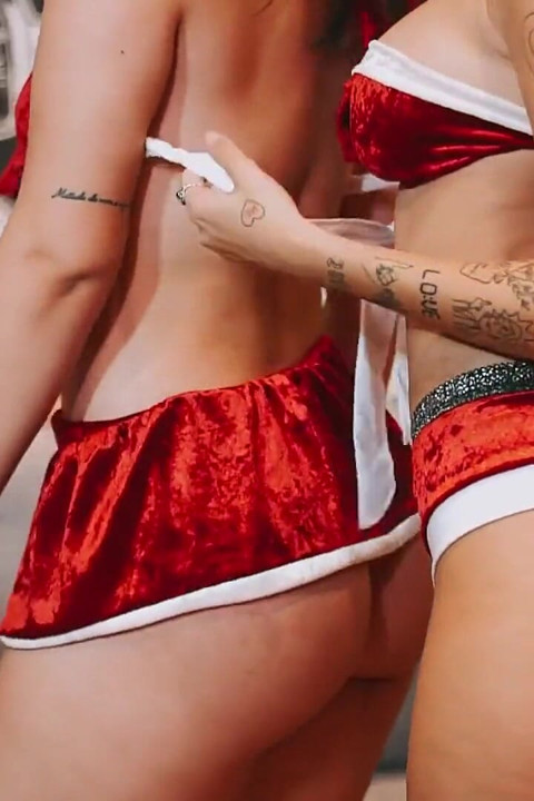 Christmas Special 2022 - Striptease