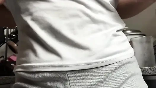 Latihan sore-sore yang berkeringat dan kencing setelahnya