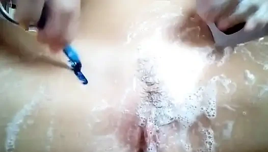 Haarige muschi rasieren