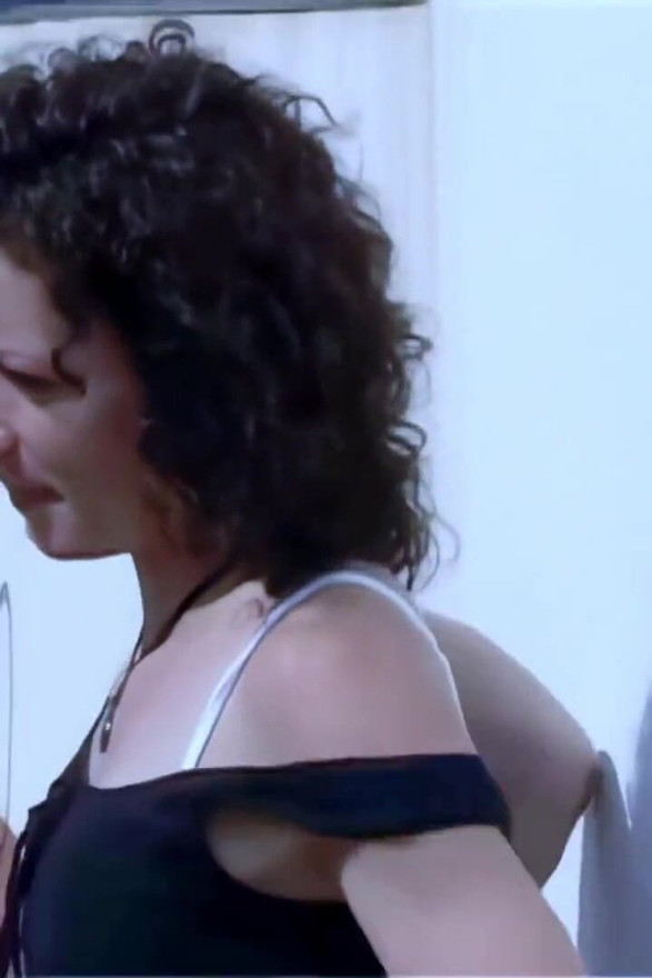 Steffy Sjajna Steffy pleše i skida se na terasi