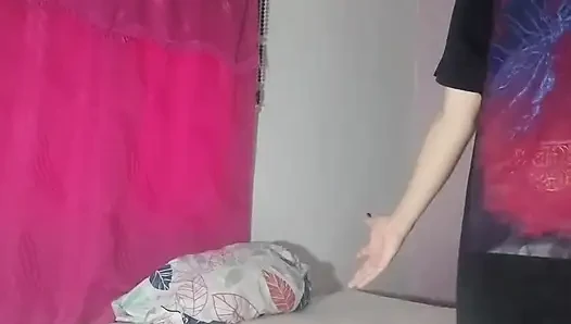 Tenli nem duşu alıyor