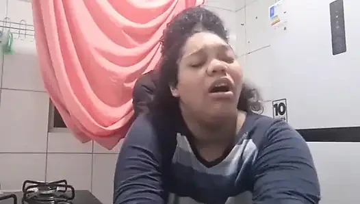 Üvey annem beni banyo yapmak için çağırıyor