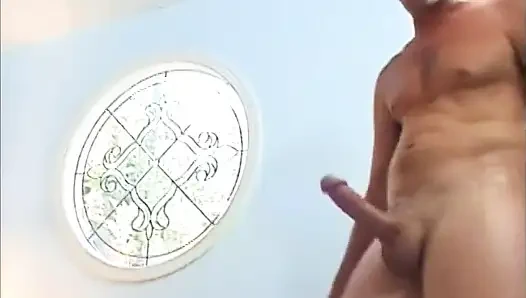 Сногсшибательные блондинки-шлюшки делят большой хуй в горячем тройничке