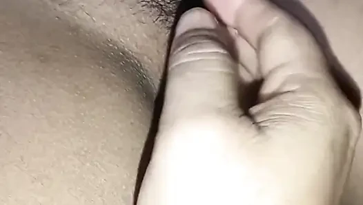Desi Pooja Bhabhi Apni Chut Masajı
