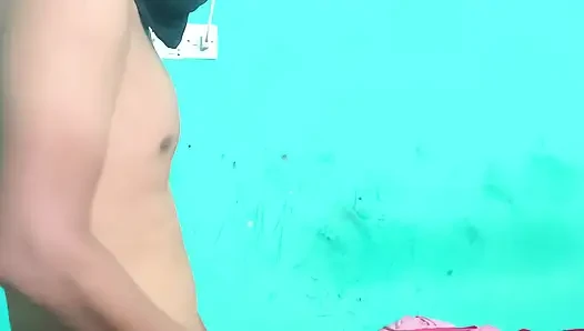 Pasangan sange bangla ngobrol intens di malam hari yang penuh gairah