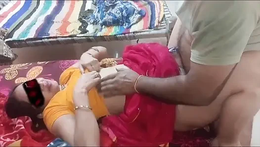 Мой сводный брат продолжал трахать мою киску, сосет обе мои сиськи, и ослабил мою тугую киску